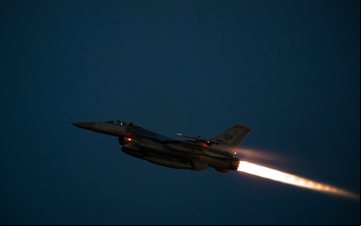 Além dos F-16, caças F-22 Raptor também estão atuando em território japonês - USAF
