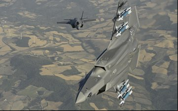 Caças F-35 voa junto com F-16,Tornado e Eurofighter dos demais países - NATO