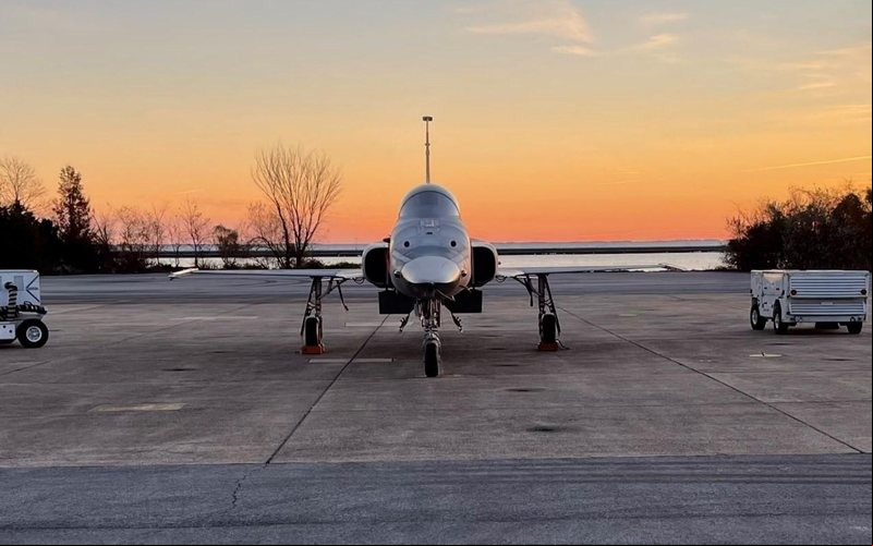 Há vários anos a Marinha dos EUA utiliza meios aéreos diferente em seus treinamentos - Us Navy