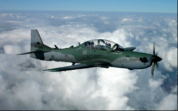Projeto de modernização visa ampliar a capacidade operacional do A-29 Super Tucano com melhorias no cockpit - FAB