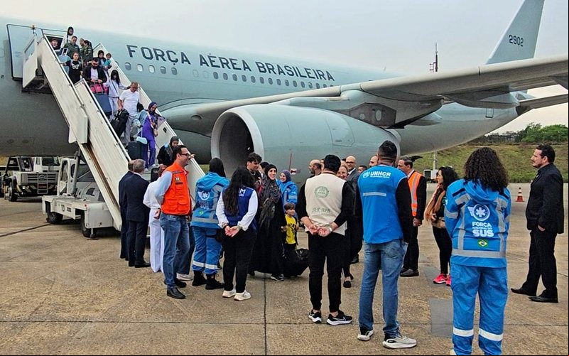 Além do repatriamento de brasileiros, até o início de novembro foram transportadas 27,3 toneladas de doações ao Líbano - Força Aérea Brasileira