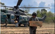 Certos locais da região amazônica a urna só se chega por helicópteros - FAB