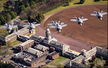 Evento está sendo considerado o maior cerimonial militar em 70 anos - RAF