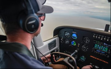 No mercado existem opções para quem deseja manter a configuração original 6 pack do  - Garmin