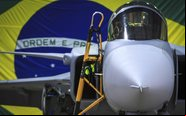 Após obter a certificação, os caças irão para seu novo lar, a Base Aérea de Anápolis, em Goiás - FAB