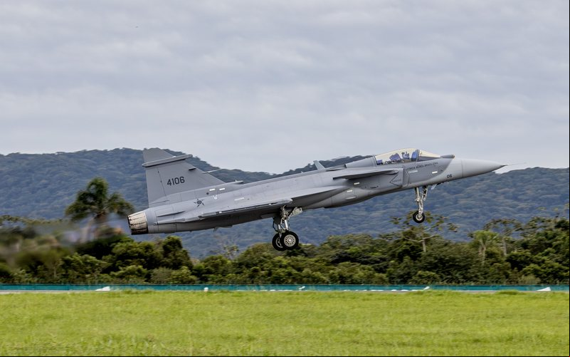 O evento ocorre no mesmo dia da inauguração da linha de montagem do F-39 no Brasil - SAAB - Divulgação