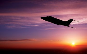 Em março de 2005, avaliamos o Hawker 400XP, um jato que se destacava pela boa relação custo-benefício e ampla rede de e no Brasil - Paul Bowen