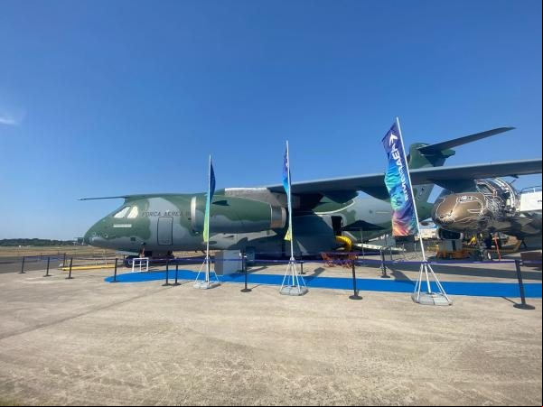 Participação do KC-390 em eventos estrangeiros pode despertar o interesse na compra do avião - CECOMSAER/Suboficial Manfrin