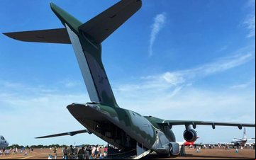 Com a Holanda, já são três vendas internacionais para o avião brasileiro - FAB