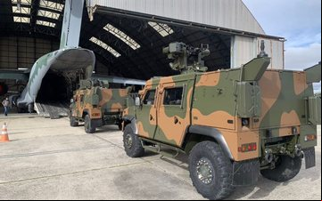 KC-390 já havia transportado outros blindados, dentro e fora do Brasil - FAB
