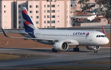 Airbus A320neo no aeroporto de Congonhas, em São Paulo, empresa conta com 21 aeronaves do modelo - Guilherme Amancio