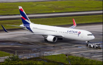 Boeing 767-300ER matrícula PT-MOD é um dos últimos operados pela Latam Brasil - Guilherme Amancio