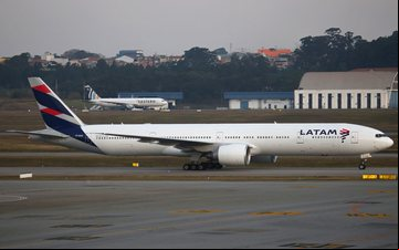 A Latam Brasil opera atualmente 10 unidades do Boeing 777-300 - Guilherme Amancio