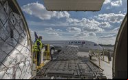 IATA aponta recorde histórico na carga aérea internacional em março - Latam Cargo
