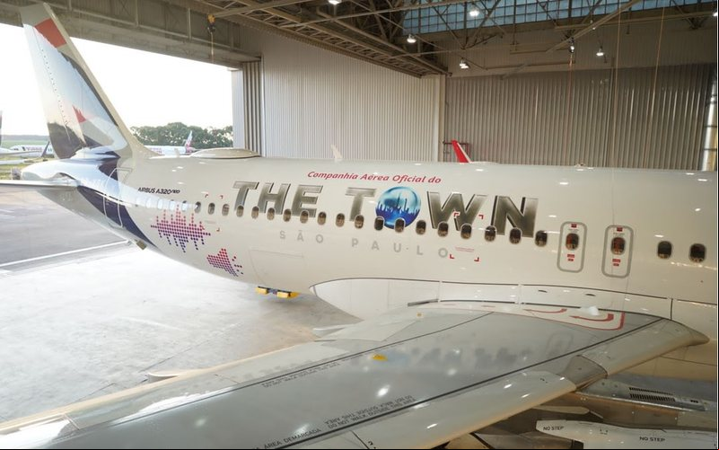 A320neo com adesivo alusivo ao festival - Divulgação
