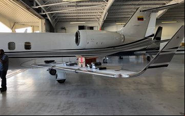 Imagem Avião venezuelano é preso nos EUA com quase 90 armas a bordo