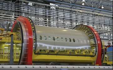 Leonardo é responsável pela produção de parte da fuselagem do 787 Dreamliner - Divulgação