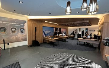 Espaço de 225 metros quadrados tem o para pessoas com deficiência, kit de entretenimento para criança e pet friendly - United Airlines