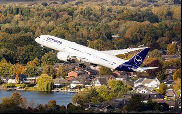 Boeing 787-9 da Lufthansa tem capacidade para até 294 ageiros, aeronaves vão atender a demanda do verão europeu - Divulgação