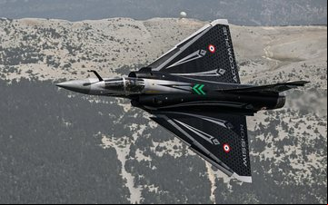 Pintura especial de "Missão Comprida" foi feita em um dos Mirage 2000 ses - Armée de l'Air