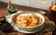 Os menus foram criados por parceiros locais de catering da United no Brasil - United Airlines