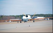 Drone está entre os principais veículos aéreos em uso pela defesa norte-americana - NAVAIR