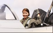 Tenente Jul Laiza também está se qualificando para pilotar o principal caça das Filipinas - Força Aérea das Filipinas