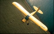 Comandos suaves e respostas precisas tornam a pilotagem do PA-18 extremamente prazerosa - Marcio Jumpei