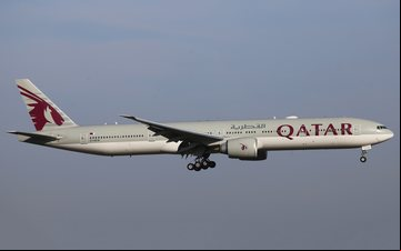 Atualmente, os voos para São Paulo são operados pelo Boeing 777-200, alternando com o 777-300 (foto) - Guilherme Amâncio