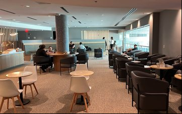 Com funcionamento 24 horas, a estrutura inclui áreas de descanso, espaços de trabalho e ambientes familiares - avianca