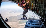 Letícia fez mais de 100 saltos durante treinamento na Argentina, antes de marco histórico - Red Bull Content Pool/Marcelo Maragni