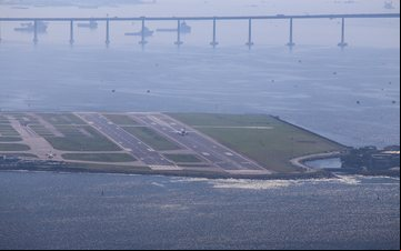 Portaria publicada pelo governo federal foi resultado de meses de discussão política sobre os aeroportos do Rio - Guilherme Amâncio
