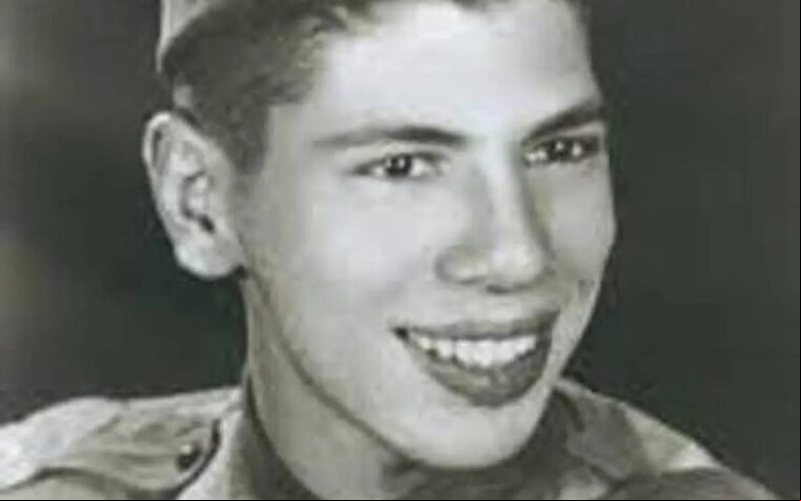 O então Soldado Abravanel serviu ao Exército Brasileiro entre os anos de 1947 e 1948 - Exército Brasileiro