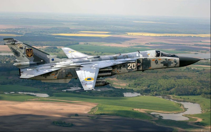 Embora ultraado tecnologicamente o Su-24 ainda é um poderoso caça na guerra da Ucrânia - Força Aérea da Ucrânia