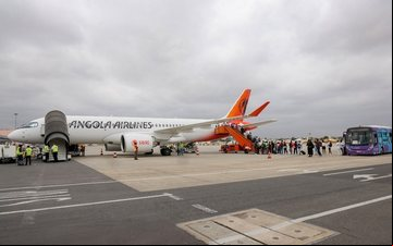 Primeiro voo do novo A220 da Taag partiu do Aeroporto quatro de Fevereiro, em Luanda, com destino a São Tomé - Divulgação
