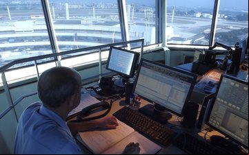 Torre de controle do aeroporto internacional do Rio de Janeiro - FAB/Divulgação