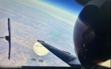 U-2 Dragon Lady é o único avião tripulado dos EUA que pode voar acima de 70.000 pés - USAF