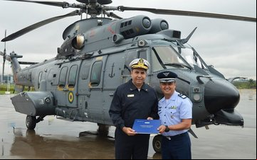 As três forças utilizam o H225M,mas as aeornaves têm certas diferenças para atender as demandas de cada força - Marinha do Brasil