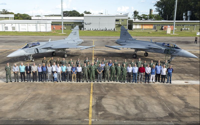 Além de conhecer os caças, veteranos conheceram novas instalções da base de Anápolis - FAB
