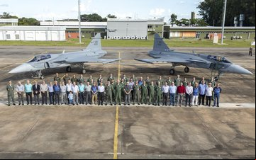 Além de conhecer os caças, veteranos conheceram novas instalções da base de Anápolis - FAB