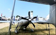 Mockup do Cassio 330 foi exposto em diversos eventos aéreos, como o EAA AirVenture, em Oshkosh