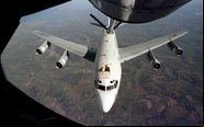 WC-135R foi entregue ano ado aos militares e realiza primeira série de operações internacionais, sendo apoiando por um KC-10 reabastecedor - USAF