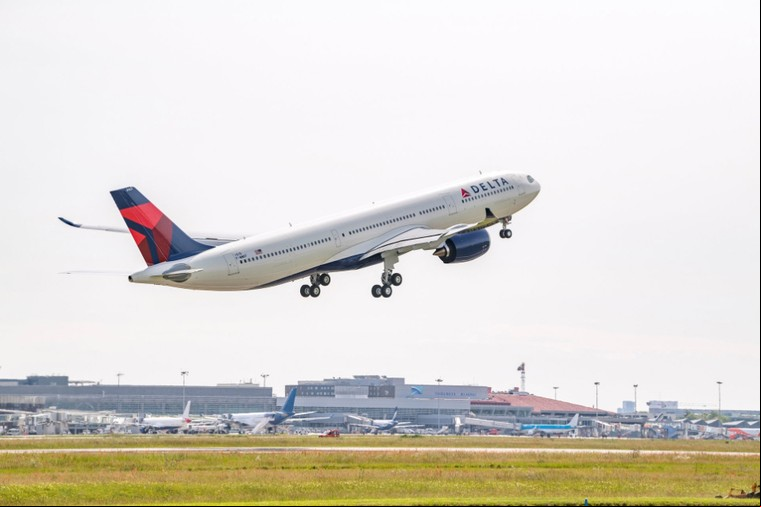 A330neo da Delta Air Lines decolando da França