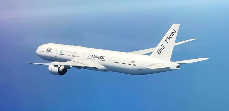 Boeing 777-300 cargueiro