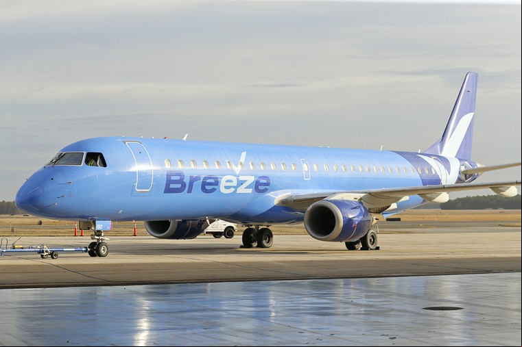 Embraer E190 da Breeze