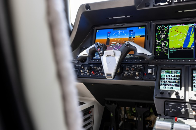 Cockpit do Embraer Phenom 300E