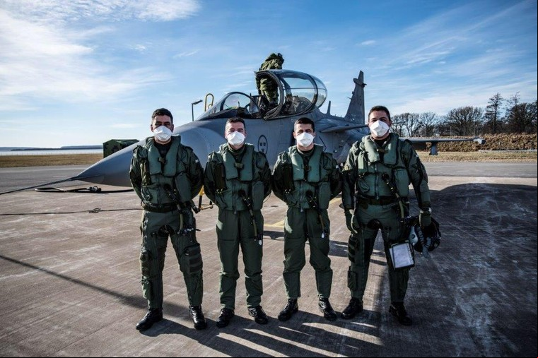 Primeiros quatro pilotos da FAB em treinamento no Gripen