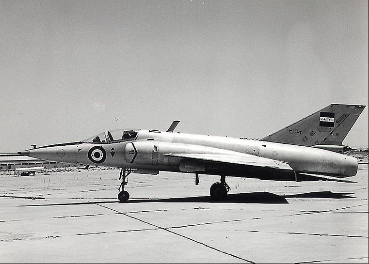 Caça HA-300