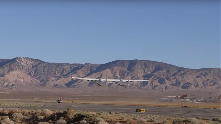 Segundo voo do Stratolaunch, o maior avião do mundo